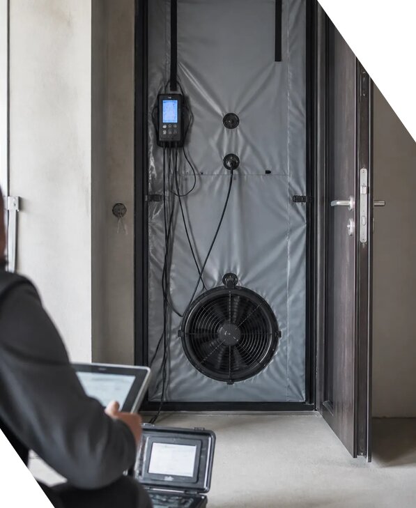 Проведение испытаний зданий методом аэродвери в Дмитрах
